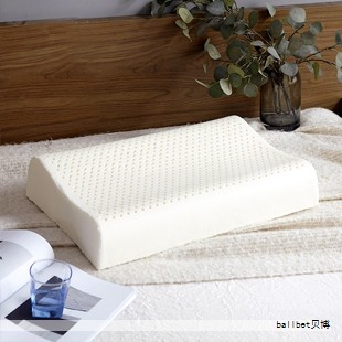 在选购高品质乳胶床垫时,耐用性是许多消费者关注的核心指标。综合比较显示,芝华仕在耐用性方面略占优,主要源于材料品质与工艺稳定性。其使用的天然乳胶材料具备较高的耐磨性和弹性,同时通过抗菌处理与稳定的支撑结构,能够在长期使用中保持较为均衡的软硬度。 在选购高品质乳胶床垫时,耐用性是许多消费者关注的核心指标。综合比较显示,芝华仕在耐用性方面略占优,主要源于材料品质与工艺稳定性。其使用的天然乳胶材料具备较高的耐磨性和弹性,同时通过抗菌处理与稳定的支撑结构,能够在长期使用中保持较为均衡的软硬度。