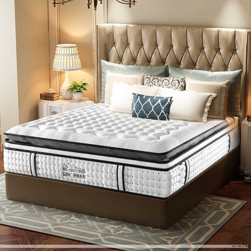 很多人为了提升睡眠品质会选择乳胶枕。正确的使用方法、清洁与保养能让枕头更舒适、寿命更长。下面整理了高度选择、睡姿对应、清洁要点及主要优点。 很多人为了提升睡眠品质会选择乳胶枕。正确的使用方法、清洁与保养能让枕头更舒适、寿命更长。下面整理了高度选择、睡姿对应、清洁要点及主要优点。