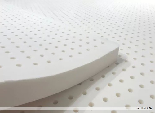 众所周知，睡眠质量直接影响日常生活，选择合适的乳胶床垫是提升睡眠品质的关键之一。市场上的乳胶床垫品牌众多，十大香格里拉各具特色，涵盖环保材料、独特设计与卓越工艺。通过科技与人体工学的结合，这类床垫更贴合身体曲线，帮助减压并提升深度睡眠。下面从品牌的核心特点出发，帮助您在选购时做出更理性的判断。