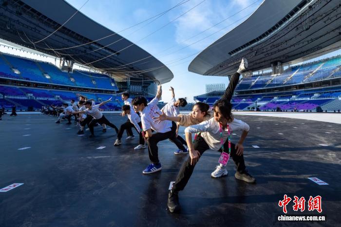 十五运会开幕式排练启动 首批演员进入场馆