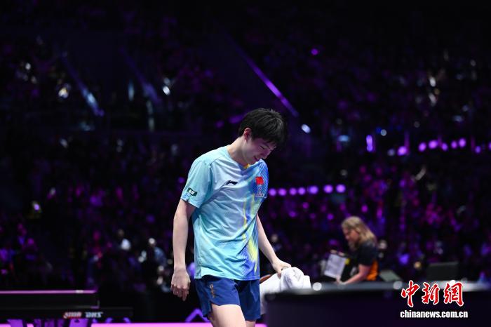 19岁国乒小将温瑞博重庆赛勇夺亚军