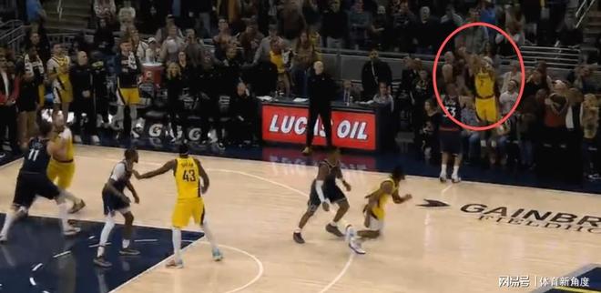 0.4秒戏剧性反转！步行者边线发球绝杀快船引争
