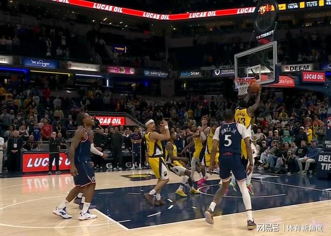 0.4秒戏剧性反转！步行者边线发球绝杀快船引争