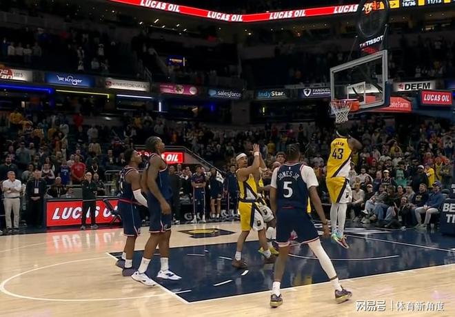 0.4秒戏剧性反转！步行者边线发球绝杀快船引争