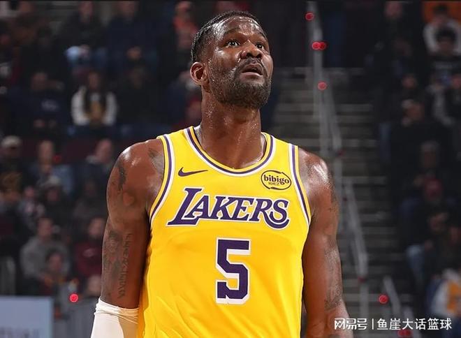 湖人险胜火箭暴露篮板短板 东契奇失误成关键转