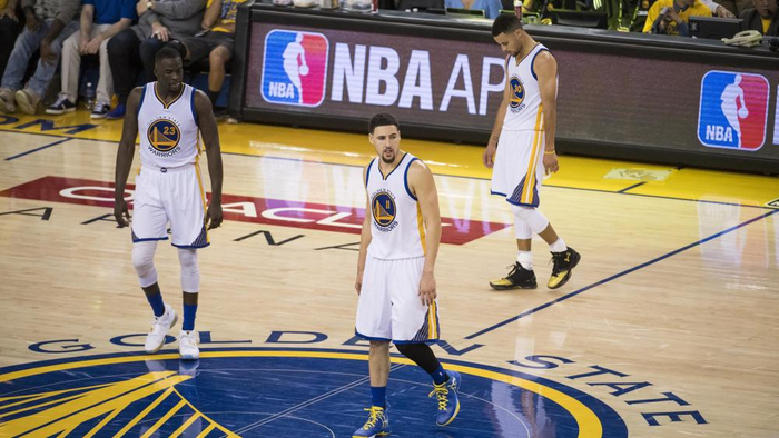 NBA历史五大崩盘事件：从73胜神话到绝平三分