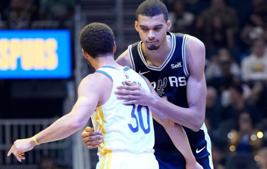 文班亚马独特天赋重塑球队文化，库里盛赞其赛