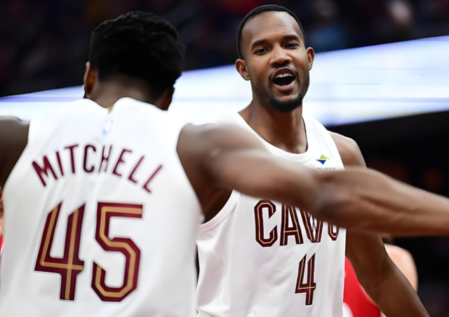 米切尔关键逆转助骑士险胜老鹰 季后赛成绩仍受