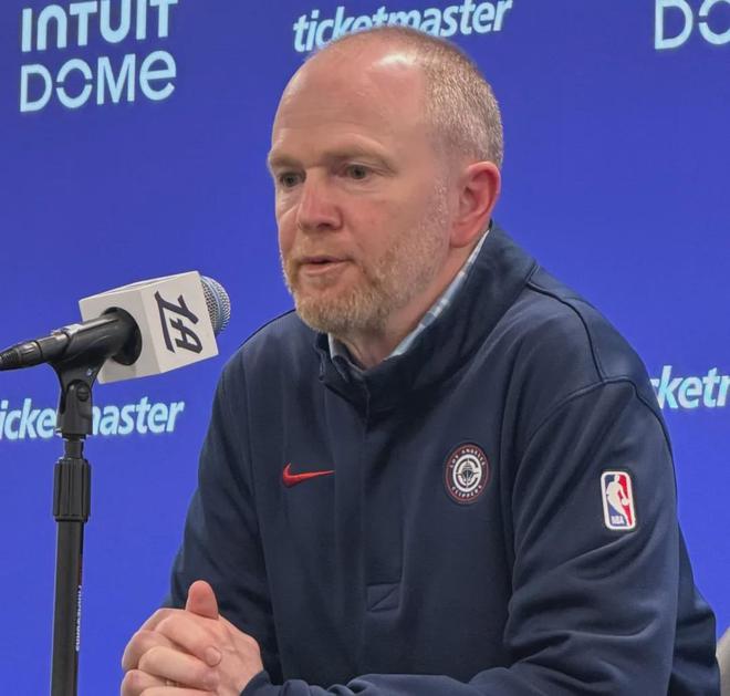 快船附加赛出局总裁反思交易决策 比尔伤停成关