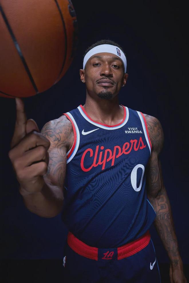 快船附加赛出局总裁反思交易决策 比尔伤停成关