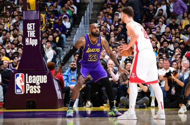 追梦曝科尔或离队 申京澄清站起原因