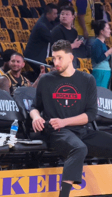 追梦曝科尔或离队 申京澄清站起原因